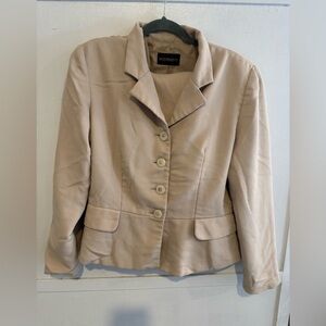 Requirements Light Tan Women's Blazer and Skirt - size L